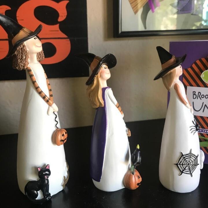 Halloween cute witch figurines with pumpkin and spider accessories